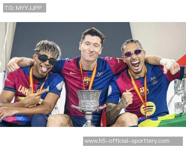 世体:新赛季巴萨伤病问题频发,13场比赛13种不同锋线组合 世体:新赛季巴萨伤病问题频发,13场比赛13种不同锋线组合