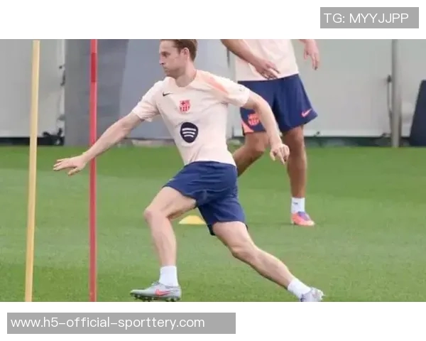 媒体热议:德容因个人私事缺席训练,拉什福德乘私人飞机今晚回归——体育明星背后的高效生活方式 媒体热议:德容因个人私事缺席训练,拉什福德乘私人飞机今晚回归——体育明星背后的高效生活方式